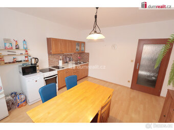 Světlý byt 3+kk, 59 m2 + balkon 2 m2, sklep, parkovací stání - 10