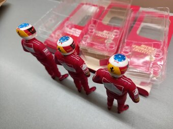 F1 FERRARI FIGURKY MICHAEL SCHUMACHER MINICHAMPS 1:18 - 10