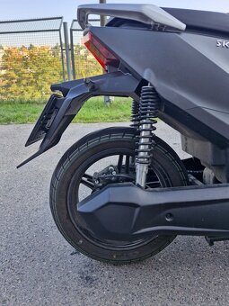 Horwin SK3 - předváděcí skútr - 10