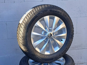 Pěkná nová zimní orig alu kola Škoda Karoq 215/60/16 - 10