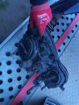 Předek Mercedes W211 před FL - 10