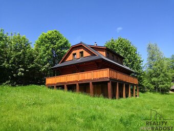 Prodej srubu 3+1, o velikosti 137m2, pozemek 1083m2, v obci - 10