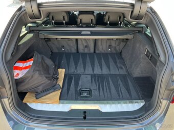 BMW 330e Touring 2022 1. majitel - odpočet DPH - 10