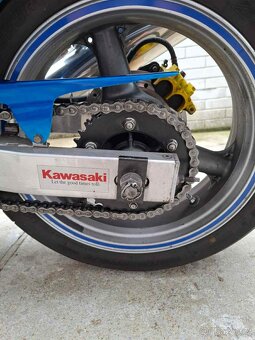 Kawasaki ZR-7 - 10