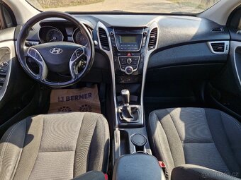 Hyundai i30 kombi 1.6 MPI 88 kw Trikolor Komfort, 1. majitel - 10