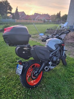 Yamaha MT09 - 10