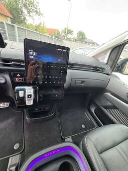 Hyundai Staria, Koupeno v Čr 4x4 Tažné DPH - 10