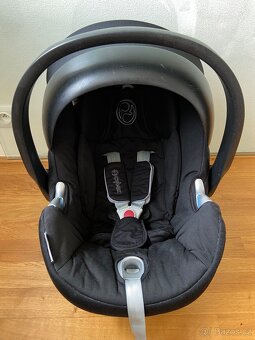 Autosedačka Cybex Aton Q Platinum + ISOFIX základna - 10