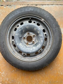 Zimní pneu 185/60 R15 včetně disků - 10