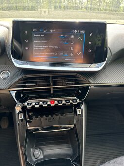 Peugeot 208 Allure 1.2; 2022 - 10