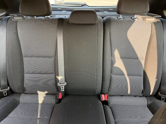 Hyundai i30, 1.6 GDI 99kW, hatchback - 10