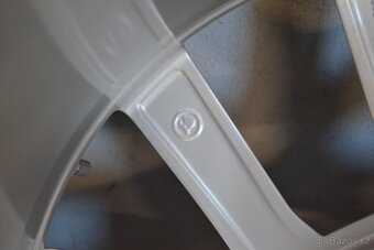 5x112 R18 Zimní sada Originál Škoda Superb 3 + 235/45 R18 - 10
