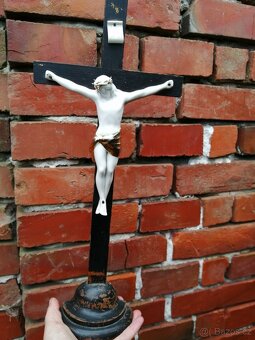 Kříž s Ježíšem Kristem - 10