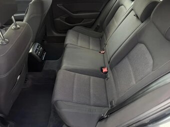 Volkswagen Passat - 10