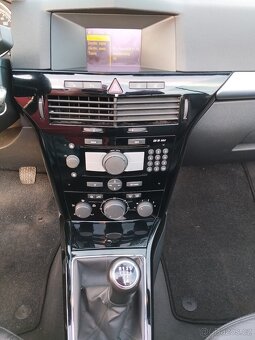 Opel Astra TwinTop 1.8i 103kw -cabrio - 10