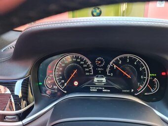 BMW 740i - 10