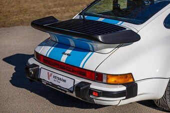 Porsche 911 930 Turbo - 10