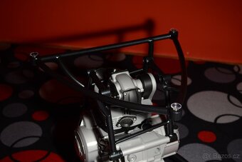 Unikátní stolek z motoru Ducati - 10