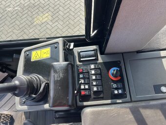 CAT 924G - 10