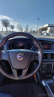 Volvo v40 - 10