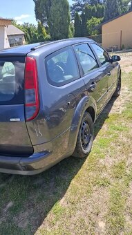 Ford Fokus 1.8 i - 10