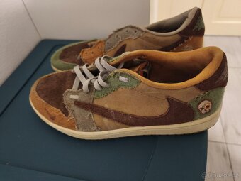 Nike - 10
