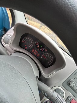 Prodám Fiat Panda 1.2i AUTOMAT - 10