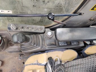 Kolový otočný bagr HITACHI ZX 160W - 10