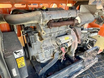 Terénní nůžková plošina JLG 3394 RT - 10