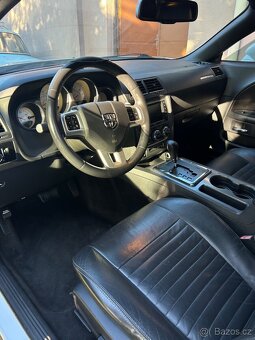 Dodge Challenger R/T 5.7 hemi - 10
