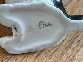Starožitné porcelánové figurky psů - 10