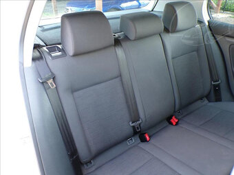 Volkswagen Golf 1,4 i Trend,klimatizace - 10