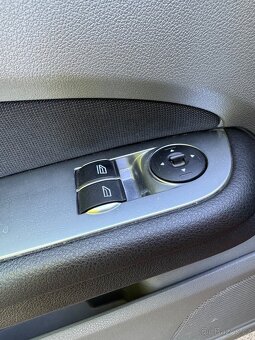 FORD FOCUS 1,8 16V - 10