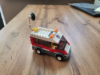 Lego City Satellite Launch Pad 3366, 2011 - 10