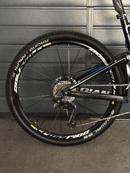 Celoodpružne horské kolo Giant Anthem X - 10