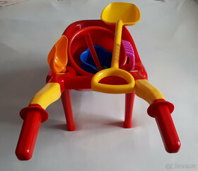 Dětské plastové kolečko a set nářadí na písek - 10