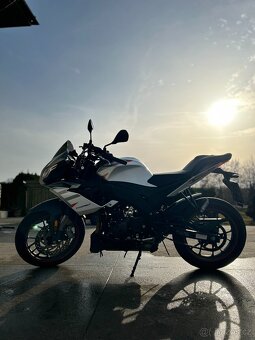 Aprilia Tuono 125 2022 - 10