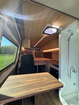 Obytný, předváděcí VW Crafter 4motion - 10
