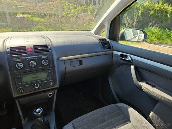 VW TOURAN 7 MÍST,1.9TDI,77KW,NAVI,DIGI,R.V.2006 - 10
