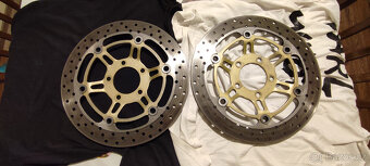 SLEVA 2ks přední brzdové kotouče pro Suzuki SV650 2002 - 10