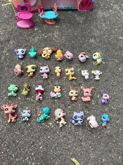 Littlest pet shop - 10