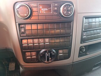 Kolový otočný bagr Volvo EW 210 D - 10