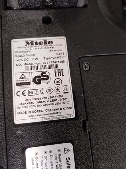 Robotický vysavač Miele Scout RX1 - 10