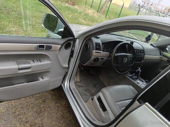 VW Touareg 3.0TDI - 10