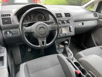 VW Touran 1,6tdi, mód 2011, bluemotion - 10