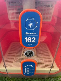 Covattuto poloautomatická líheň na 162 vajec - 10