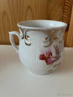 Starožitný hrneček buclák - 10