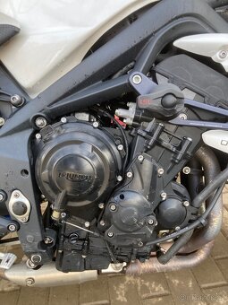 Triumph street triple 675 R - 10