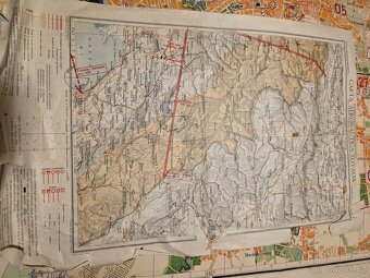 Soubor různých starých map - 10
