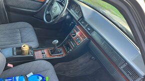 Mercedes W124 250d Combi - 10